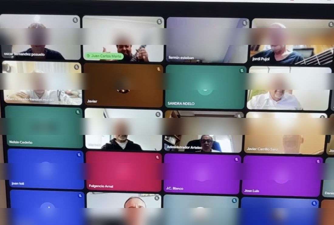 Clase en directo de la Escuela con decenas de alumnos conectados